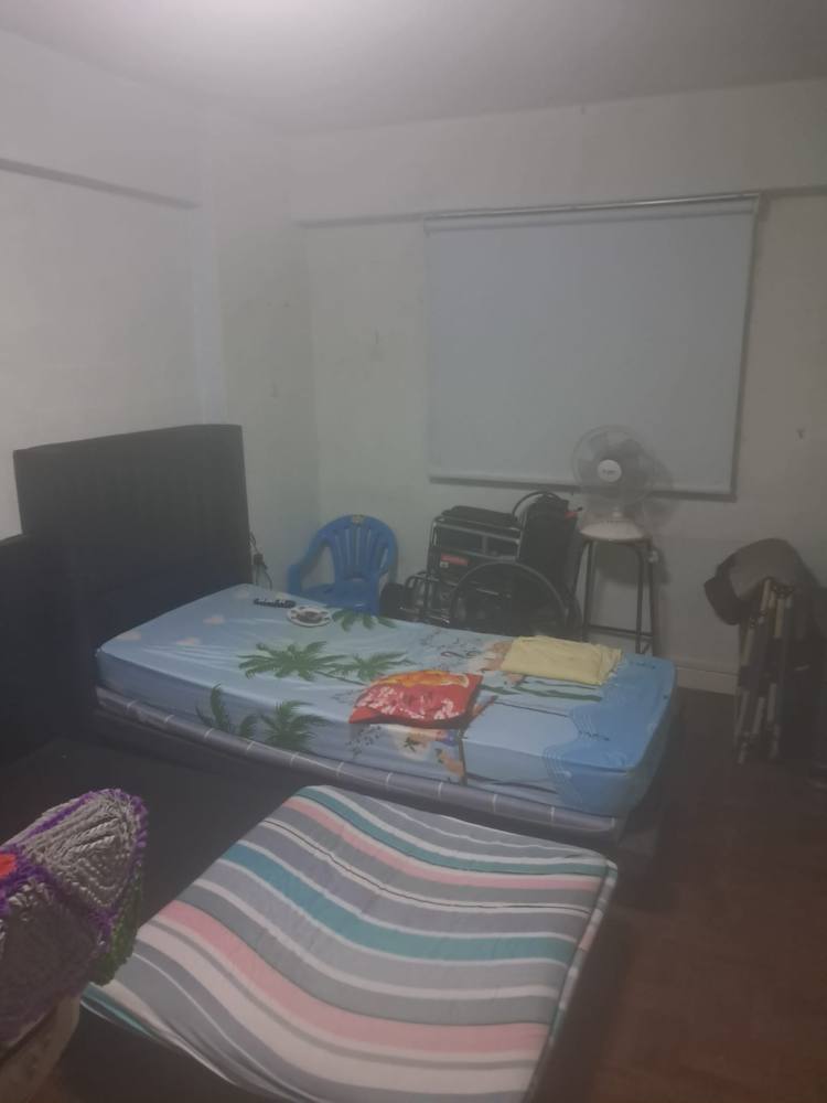 Common room in Geylang, D14